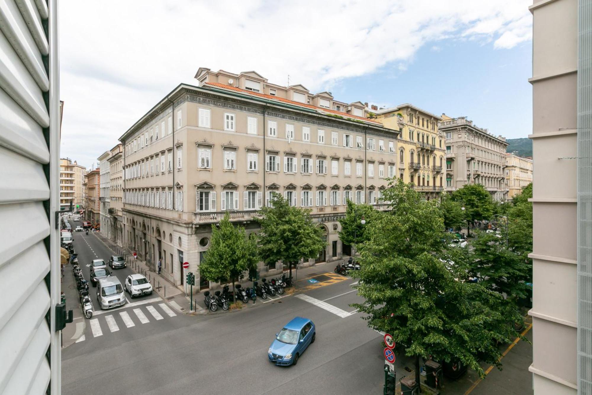 Botique Apartment • Trieste City Center Wifi Екстер'єр фото